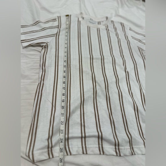Denim Flower Ricky Singh Mens Sz: L White & Tan Vertical Striped Crew Neck Tee. - Picture 4 of 12
